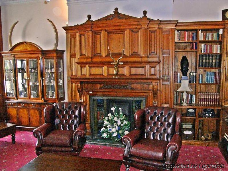 Charlwood Stanhill Court Hotel, A Member Of Radisson Individuals מראה פנימי תמונה